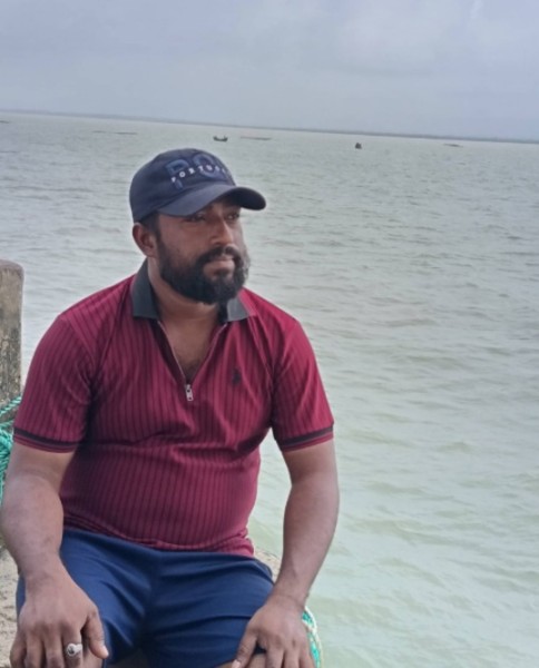 Raz, 28, Cumming GCA