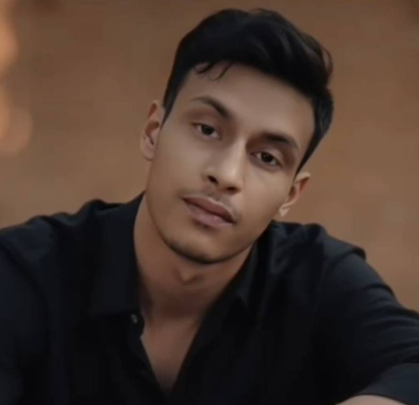 Akash, 26, United state