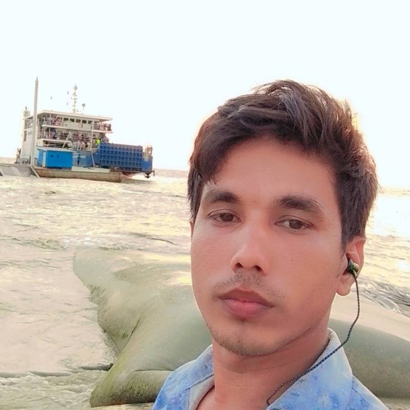 Mdaksh, 26, U A E