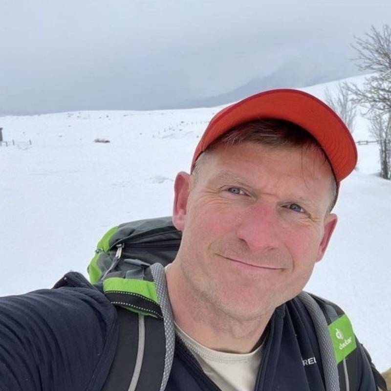 Liam, 66, Madagascar