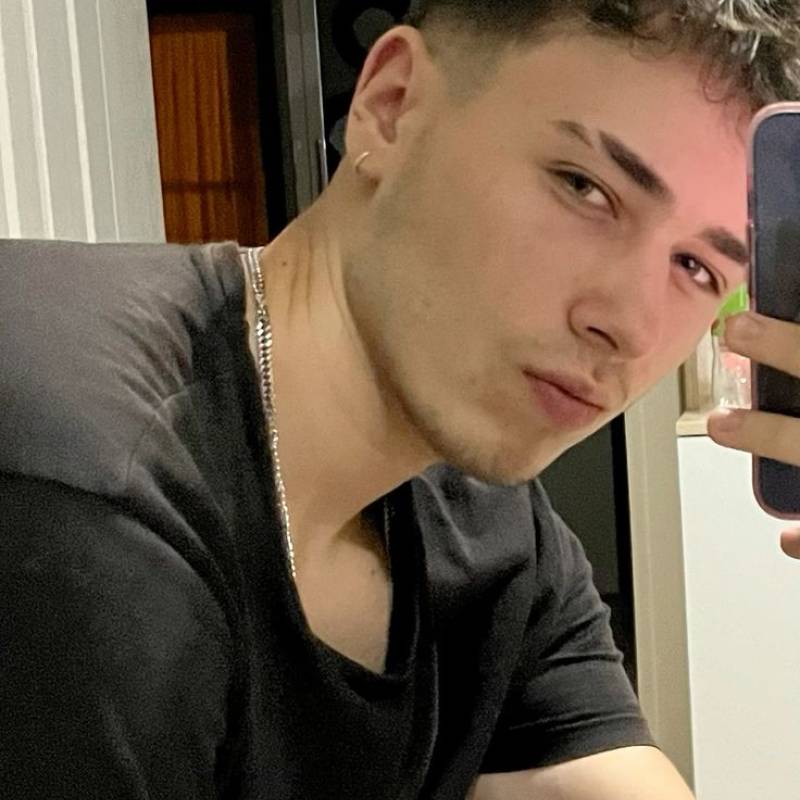 Emre, 18, Sandwip
