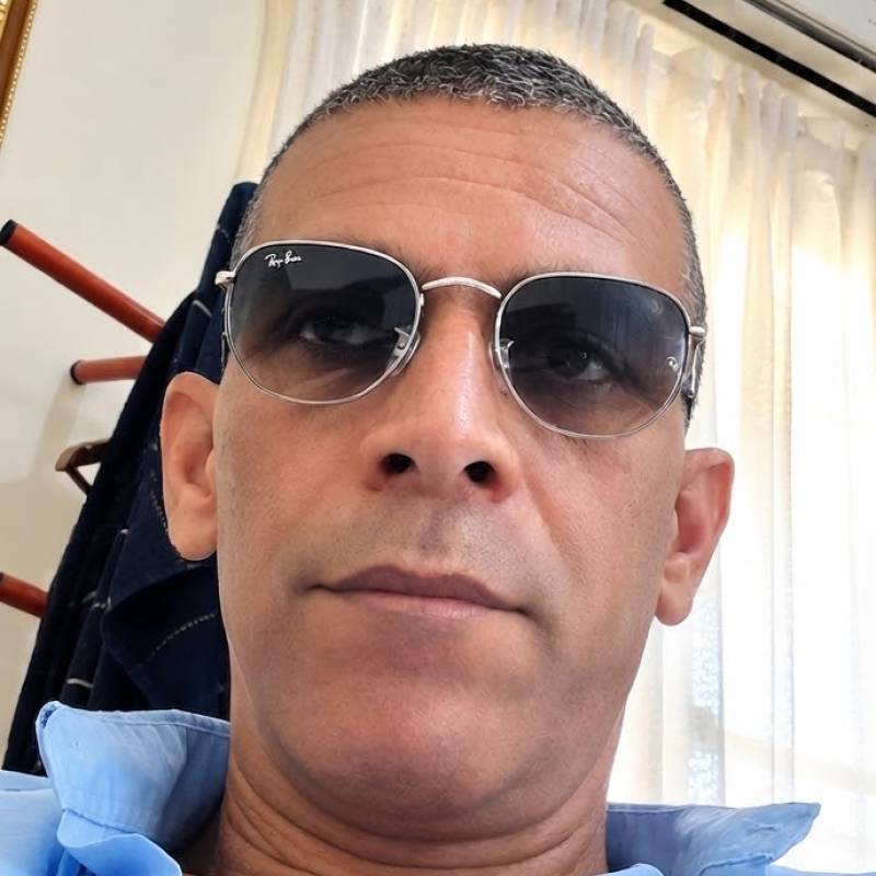 Nizar, 48