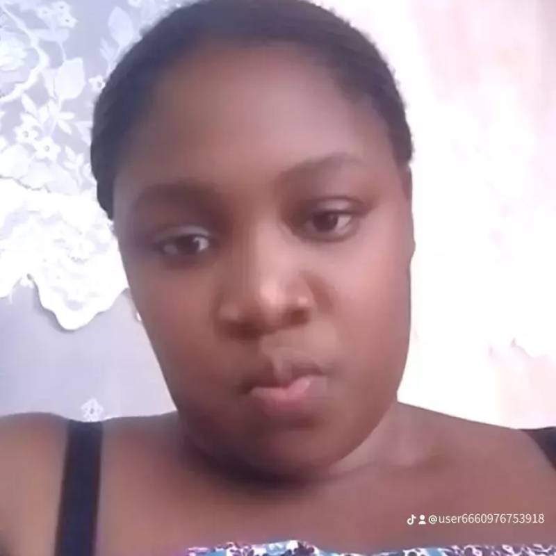 Harriet, 21, Kenia