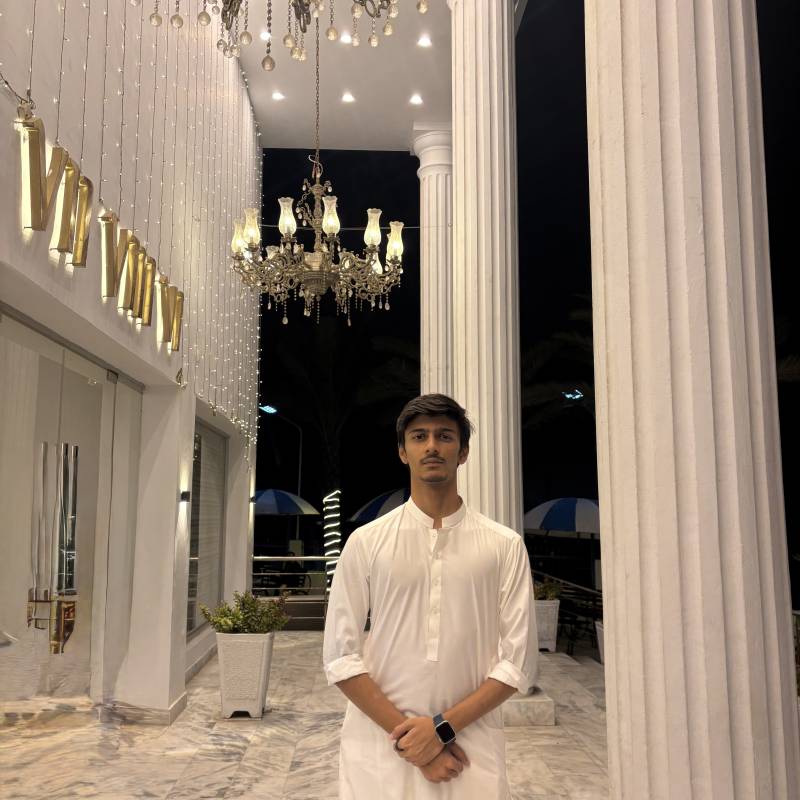Ali, 20, am looking for a very nice man