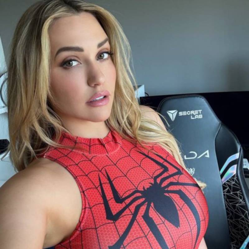 Whitney, 22, Boumredes
