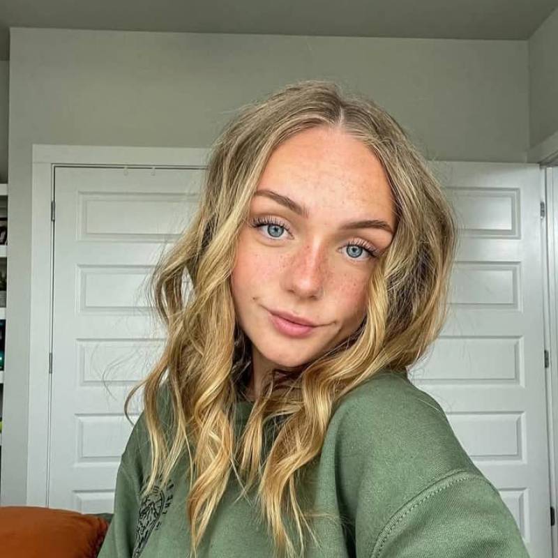 Sarah, 21, Melbourne