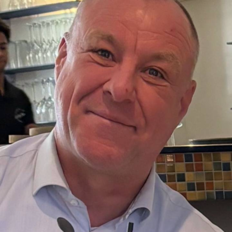 Ikarus, 52, Egypt