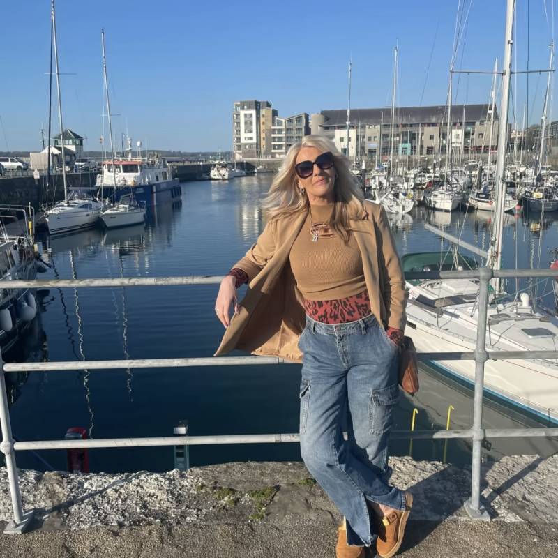 Tania, 45, Exeter