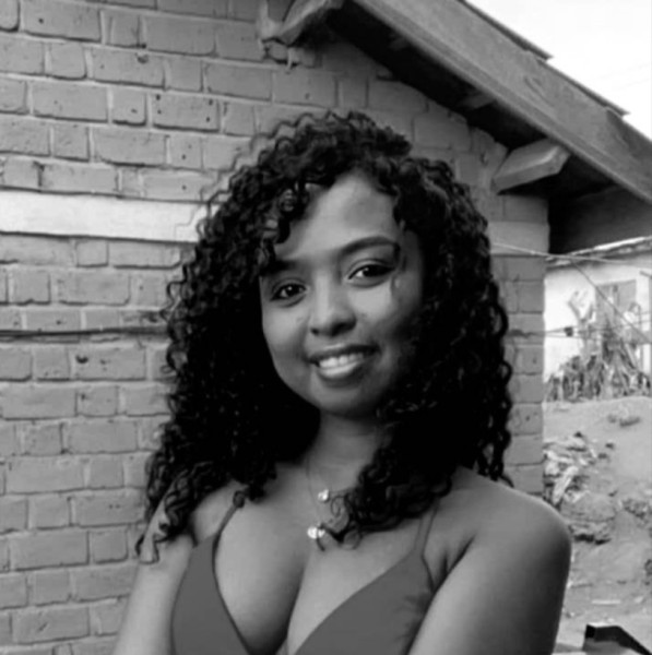 Essia, 32, Laxmipure
