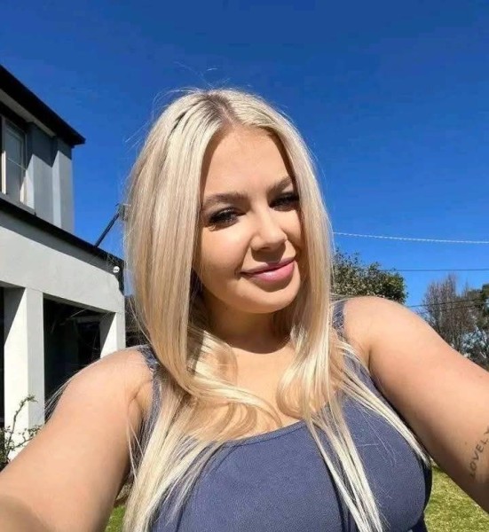 Anna lison, 22, Uk