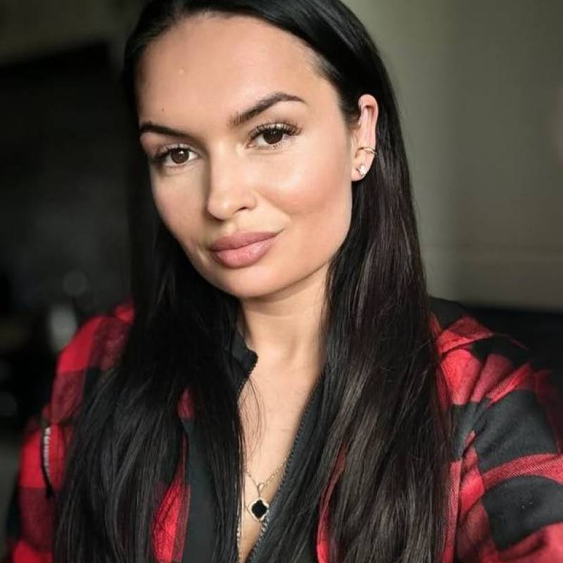 yulia, 39, Medford