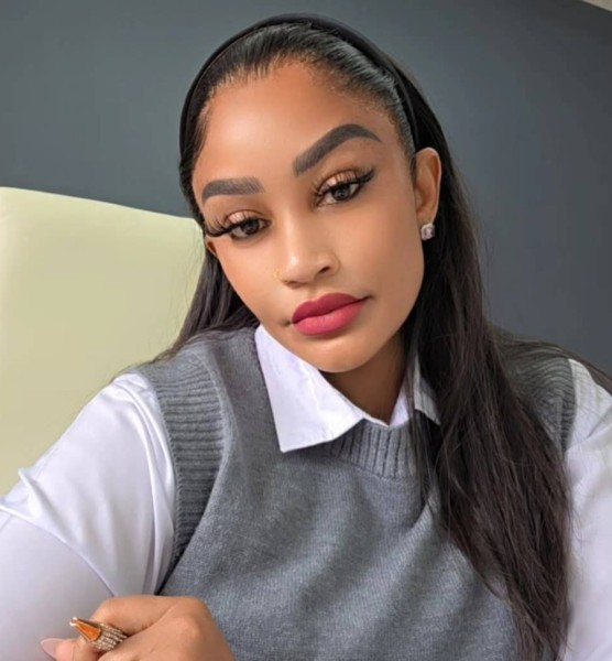 Felicia, 34
