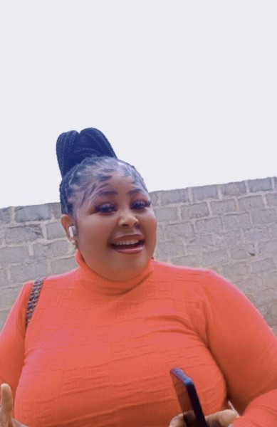 Chioma, 33, suez