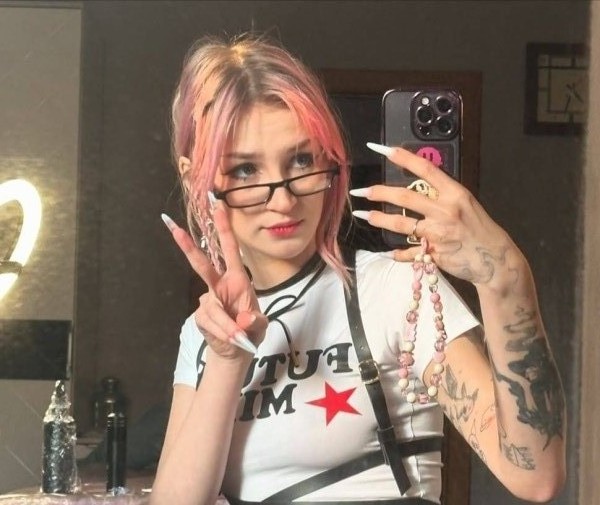 Emily, 24, UK