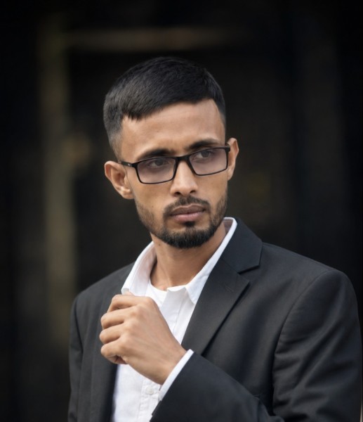 Tarek, 30, UK