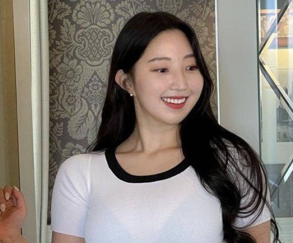 Fang, 30, Colombia