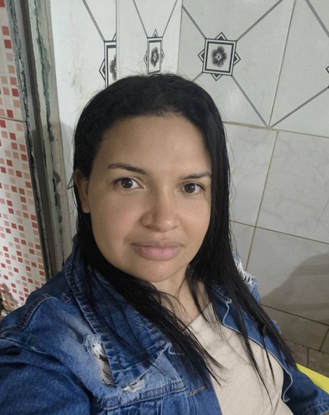 Valdirene, 32, Boston