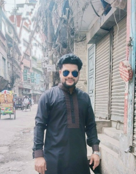 Md Samir, 35, taxes