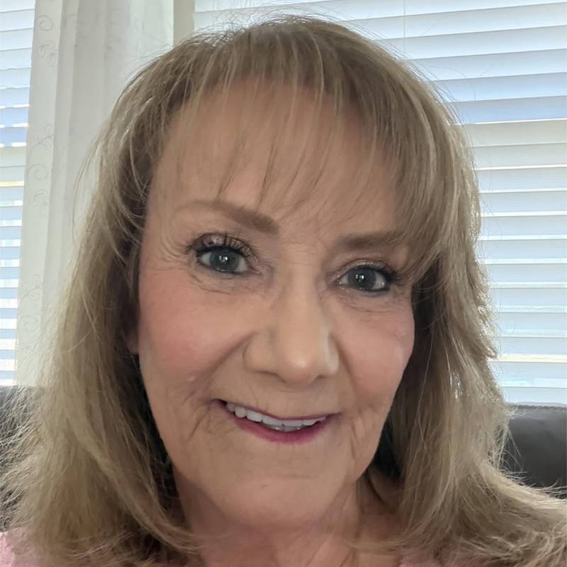 Rebecca, 47, garland
