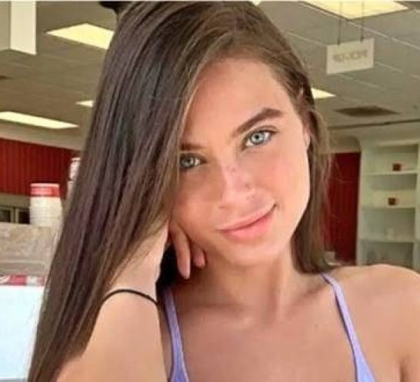Lana, 26, Algeria