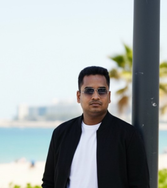 Akash, 30, Madobkundo