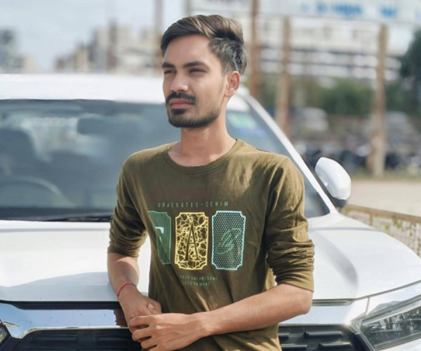Dharmesh, 23, Chittagong