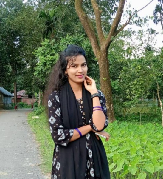 Mitu akter, 22, Kishorganj Hossainpur