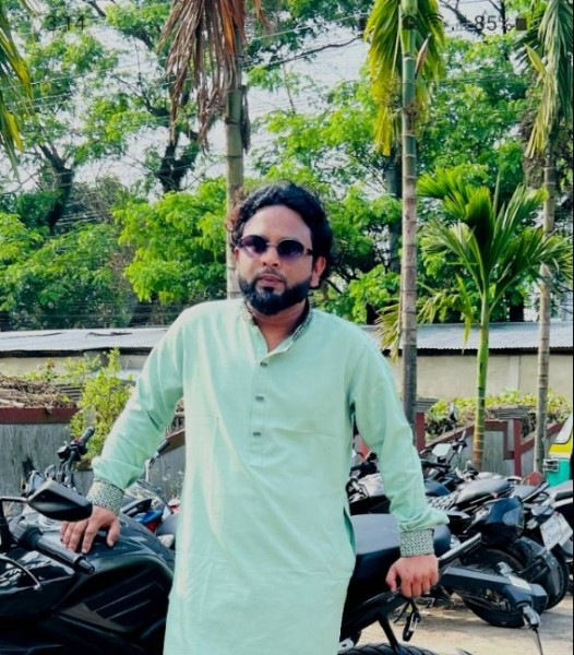 Alom, 25, Jeshore Noapara