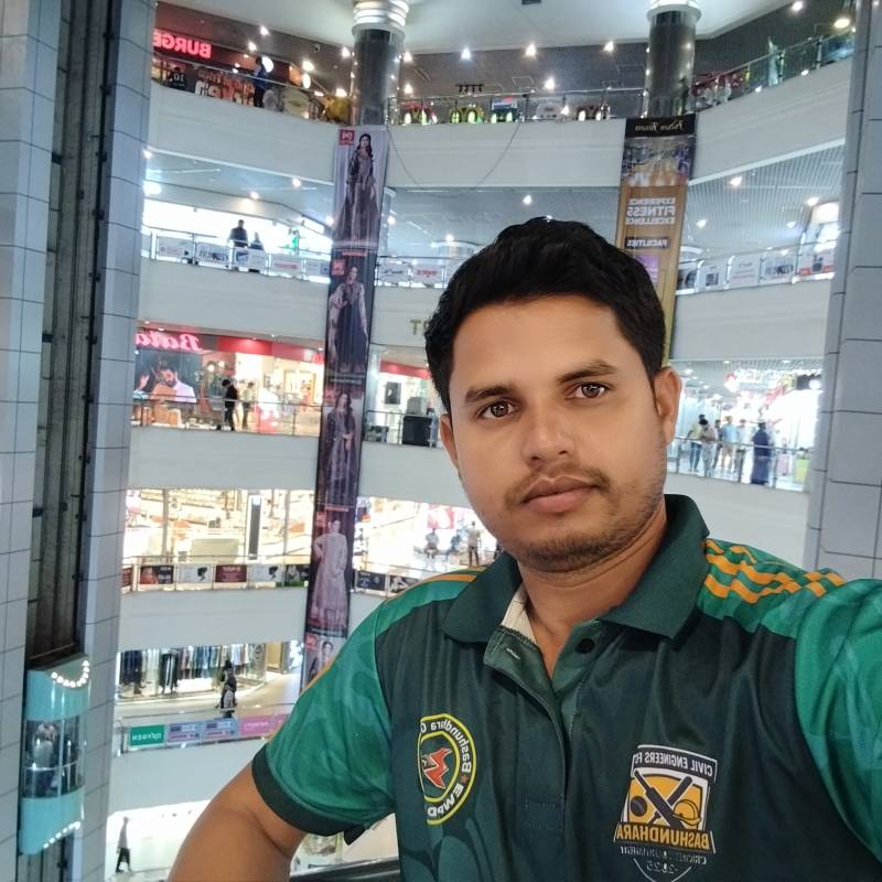 Naim, 24, Sharja