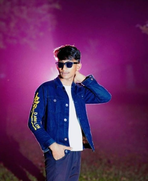 ADI, 18, Oradea