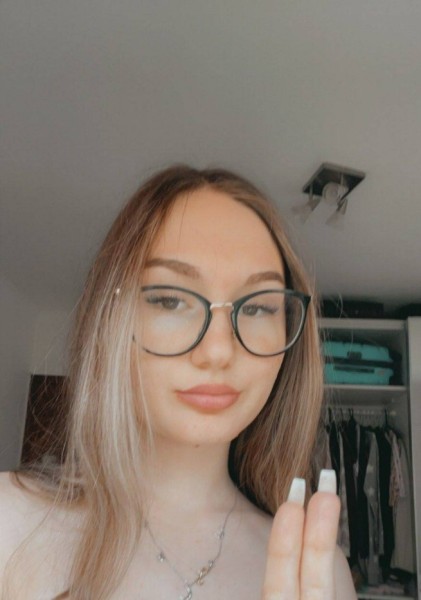 Aish, 31, Exeter