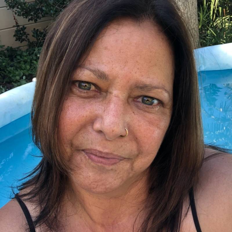 https://es.fivedate.com dating Debby in Australia