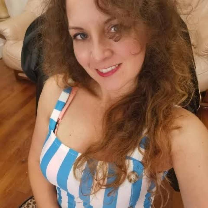 https://es.fivedate.com dating Camille in Países Bajos