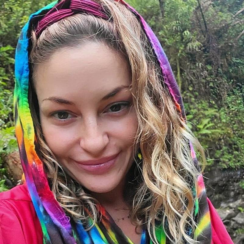 https://es.fivedate.com dating Rose in Estados Unidos