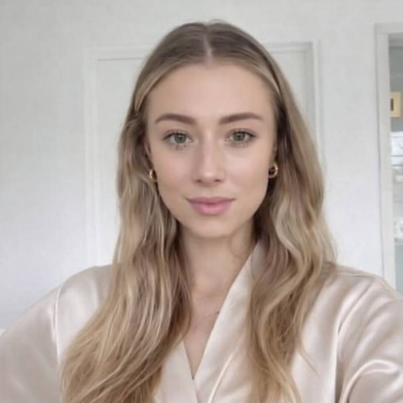 emmasmith38845 dating