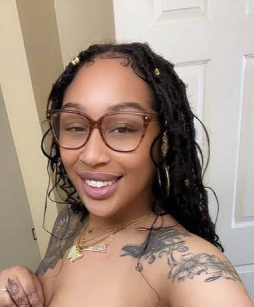 Emilikha97984 dating