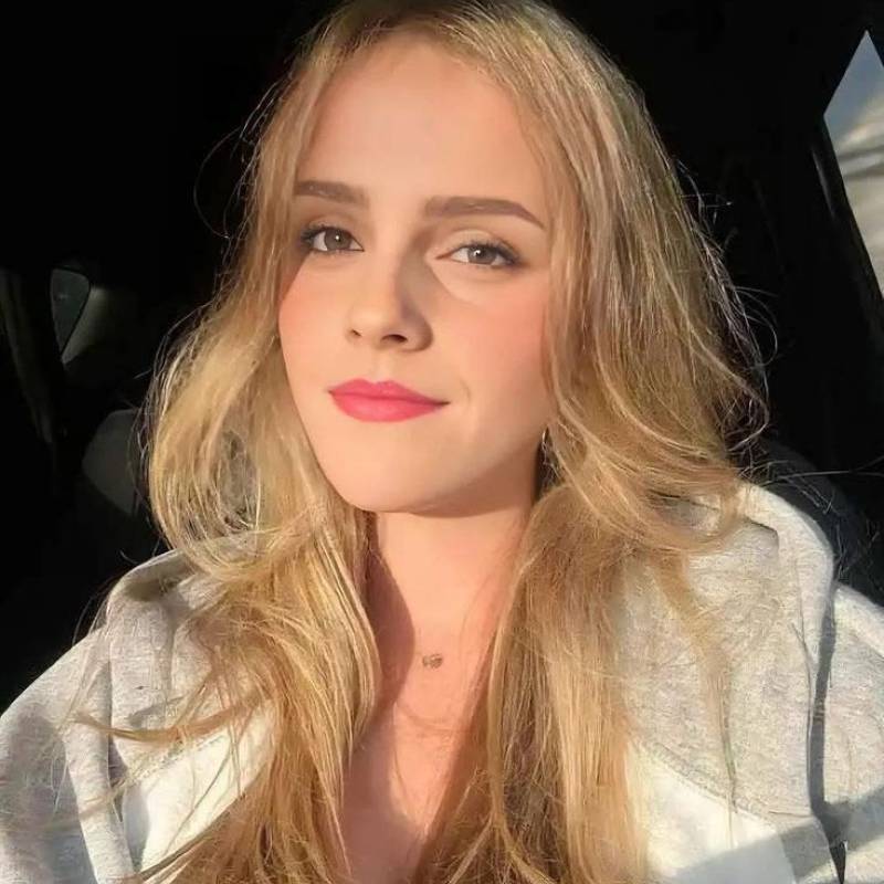 Danielle98069 dating