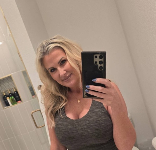 Anni83017 dating